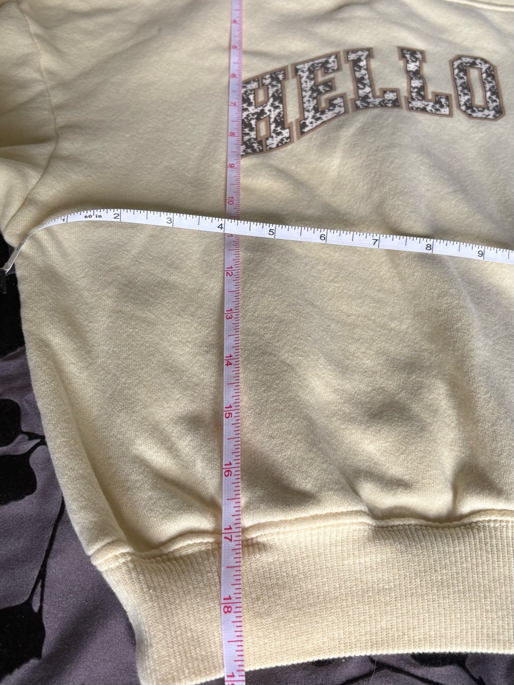 Hello Kitty Cream Off-Shoulder Sweatshirt with Patterned Lettering - Picture 2 of 8